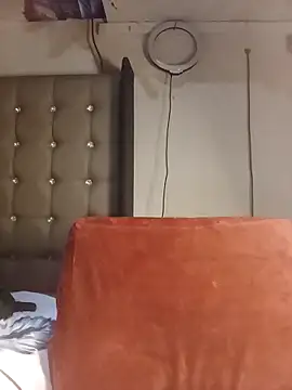 Snapshot of Aaaliyah445 chatting on 11-28-25, 05:24 Aaaliyah445 online show from 11-28-25, 05:24