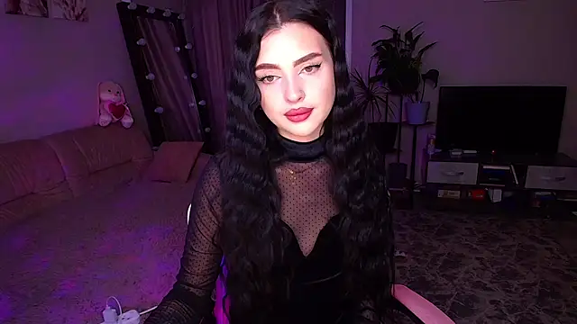   Malika   online show from 12-17-25, 04:12