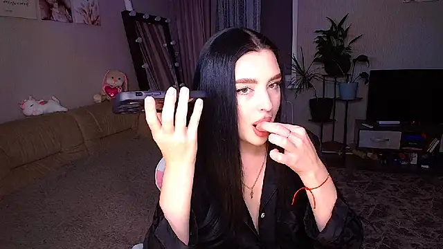   Malika   online show from 10-31-25, 03:30