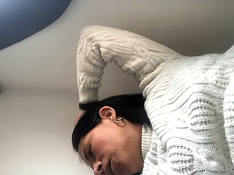 Snapshot of sharoon_cheerry chatting on 02-13-26, 05:57 sharoon cheerry online show from 02-13-26, 05:57