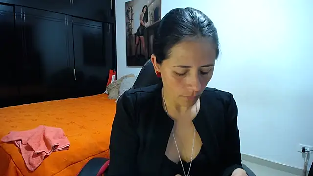 Snapshot of sharoon_cheerry chatting on 02-12-26, 01:44 sharoon cheerry online show from 02-12-26, 01:44