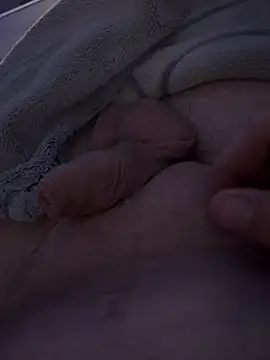 David19932908 online show from 01-22-25, 08:49