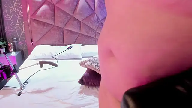 Snapshot of Amanda-Cruz chatting on 11-01-25, 12:28 Amanda-Cruz online show from 11-01-25, 12:28