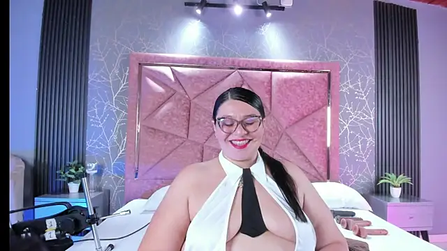 Snapshot of Amanda-Cruz chatting on 03-28-26, 01:06 Amanda-Cruz online show from 03-28-26, 01:06