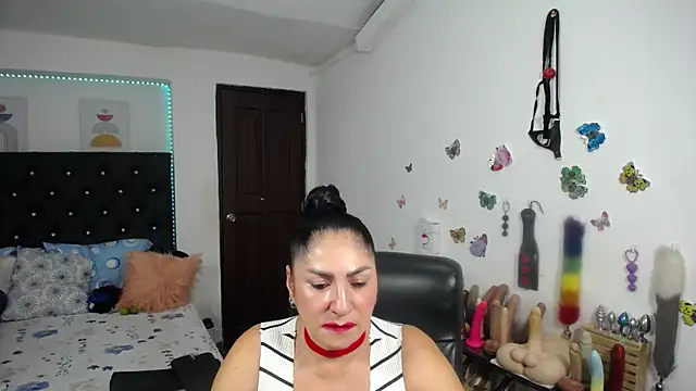 mature bigboobs10 online show from 04-19-26, 04:02