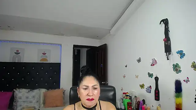 Snapshot of mature_bigboobs10 chatting on 07-15-26, 04:19 mature bigboobs10 online show from 07-15-26, 04:19