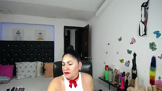 Snapshot of mature_bigboobs10 chatting on 06-25-26, 04:10 mature bigboobs10 online show from 06-25-26, 04:10