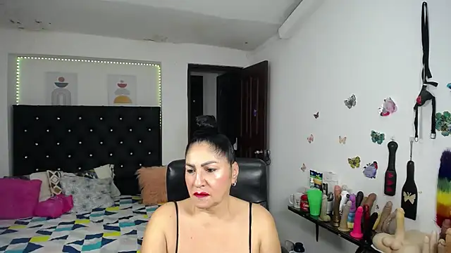 Snapshot of mature_bigboobs10 chatting on 06-17-26, 04:12 mature bigboobs10 online show from 06-17-26, 04:12