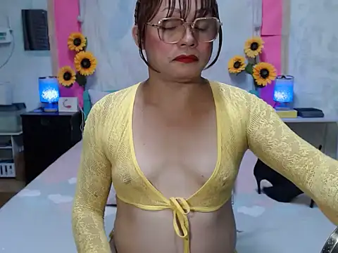 Snapshot of UrAsianPrincessDanie chatting on 07-05-26, 07:54 UrAsianPrincessDanie online show from 07-05-26, 07:54
