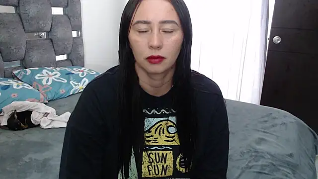 sara hott 1 online show from 05-13-26, 03:19