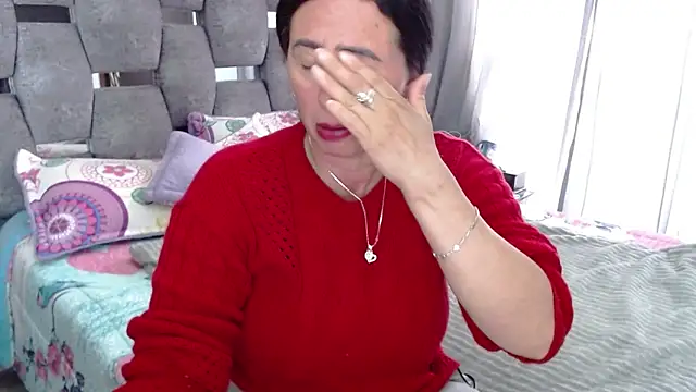 sara hott 1 online show from 11-15-25, 08:35