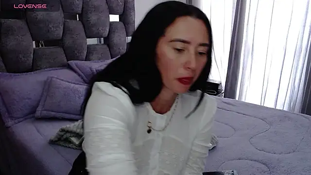 sara hott 1 online show from 10-21-25, 08:08