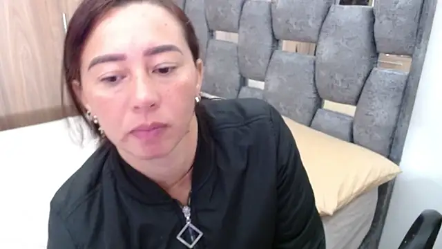 sara hott 1 online show from 03-21-25, 12:39