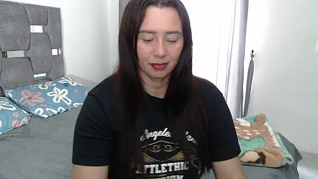 sara hott 1 online show from 05-15-26, 07:45
