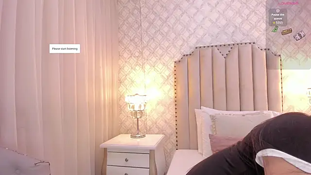 Pia Johnson  online show from 09-10-25, 11:42