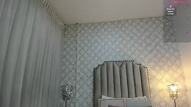 Pia Johnson  online show from 10-27-25, 11:44