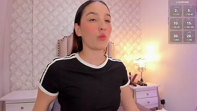 Pia Johnson  online show from 12-14-25, 11:38