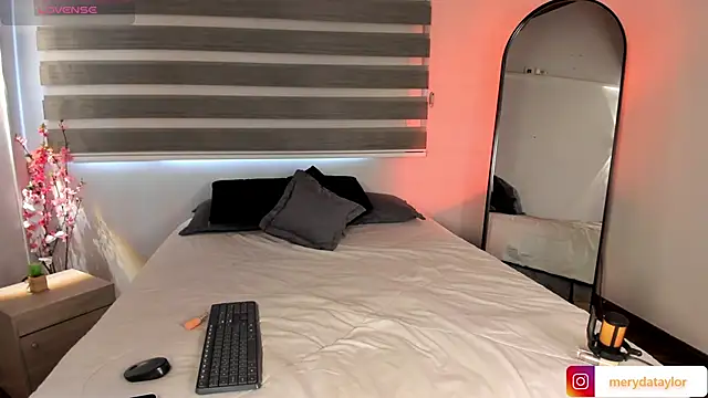 MERIDA TAYLOR online show from 11-10-25, 01:05