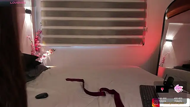 MERIDA TAYLOR online show from 10-13-25, 02:07