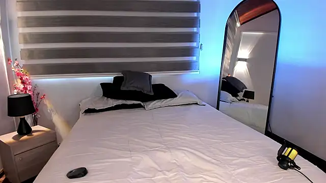 MERIDA TAYLOR online show from 12-03-25, 12:15