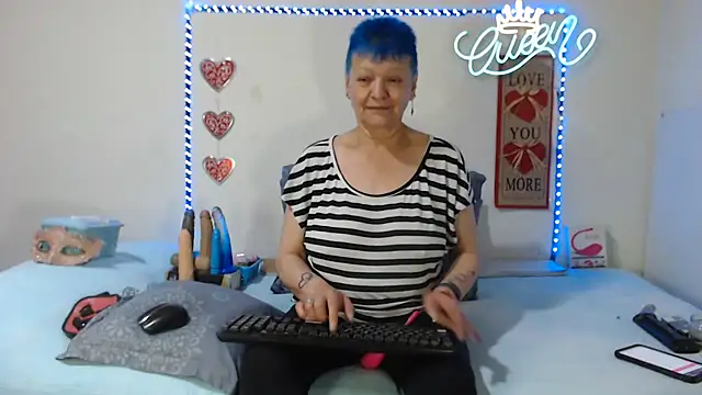 Snapshot of loquitaqueen011 chatting on 07-12-26, 06:09 loquitaqueen011 online show from 07-12-26, 06:09