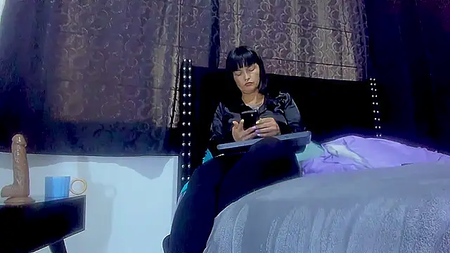 amareto queen online show from 09-30-25, 08:26