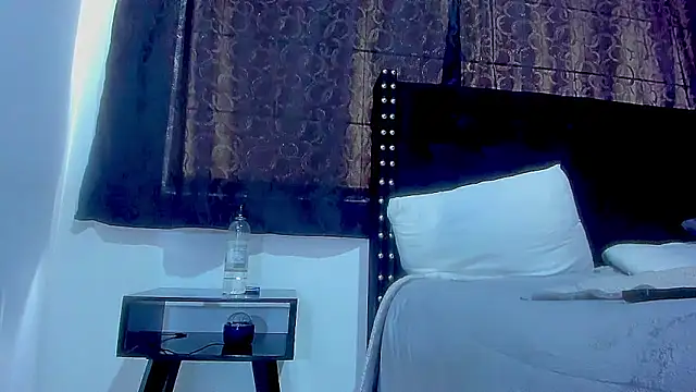 amareto queen online show from 09-10-25, 09:14