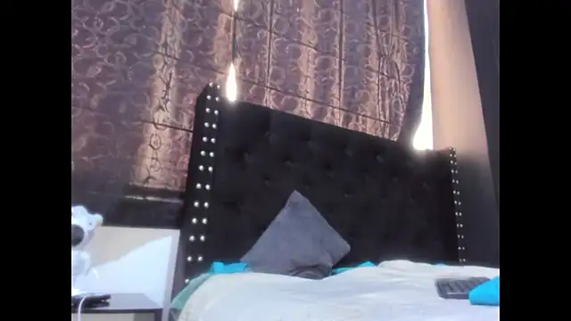 amareto queen online show from 03-11-26, 05:40