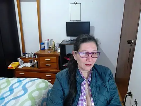 Snapshot of latin49 chatting on 09-16-25, 03:29 latin49 online show from 09-16-25, 03:29