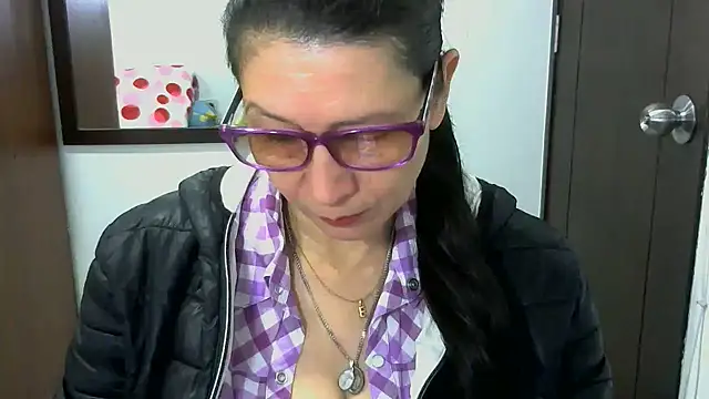Snapshot of latin49 chatting on 02-15-25, 04:47 latin49 online show from 02-15-25, 04:47