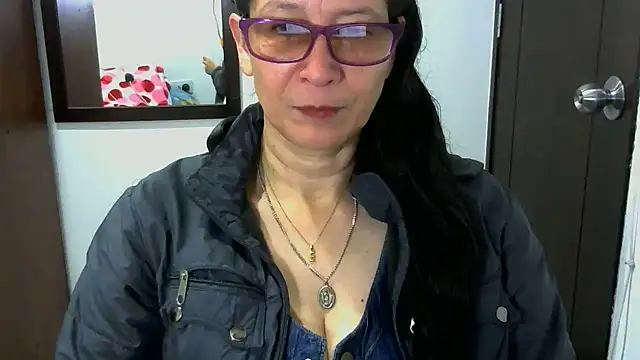 Snapshot of latin49 chatting on 02-09-25, 04:04 latin49 online show from 02-09-25, 04:04