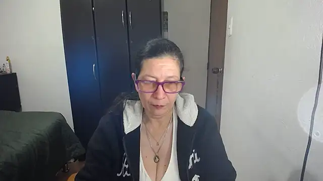 Snapshot of latin49 chatting on 04-08-26, 04:36 latin49 online show from 04-08-26, 04:36