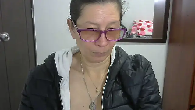 Snapshot of latin49 chatting on 03-08-25, 04:45 latin49 online show from 03-08-25, 04:45