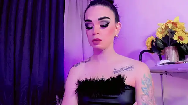 Snapshot of lesly_xx chatting on 02-15-26, 07:51 lesly xx online show from 02-15-26, 07:51