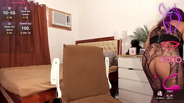 Snapshot of Lustrous_Nathalie chatting on 09-26-25, 02:29 Lustrous Nathalie online show from 09-26-25, 02:29