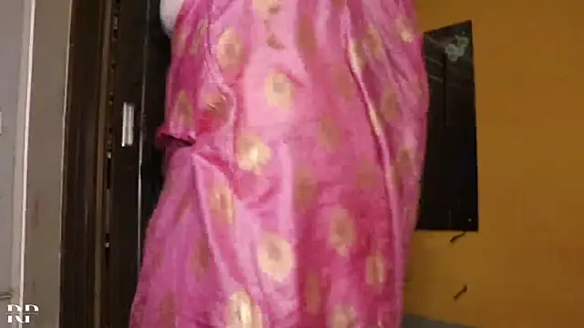 Snapshot of AgniPriya chatting on 02-04-25, 05:42 AgniPriya online show from 02-04-25, 05:42