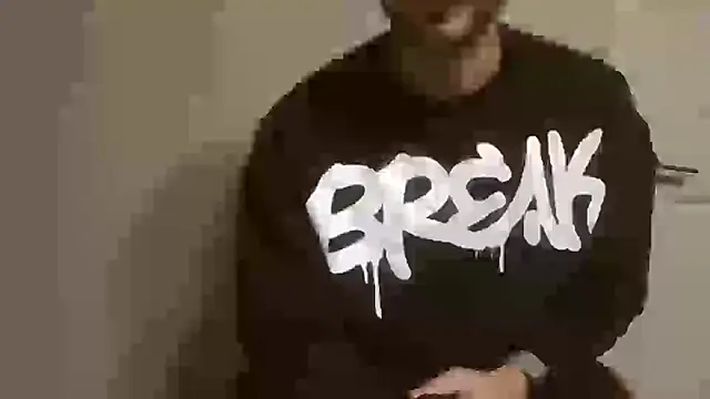 Hotboyo01 online show from 01-24-25, 08:55