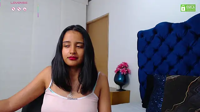 Lili666  online show from 04-07-26, 03:41