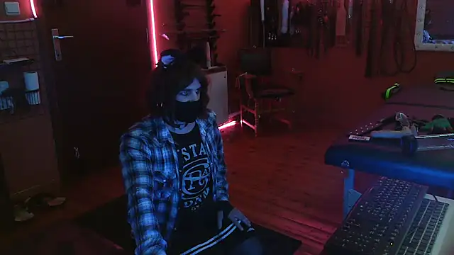 Ginny-the-bdsm-nympho online show from 10-30-25, 06:05