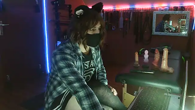 Ginny-the-bdsm-nympho online show from 05-28-26, 04:24