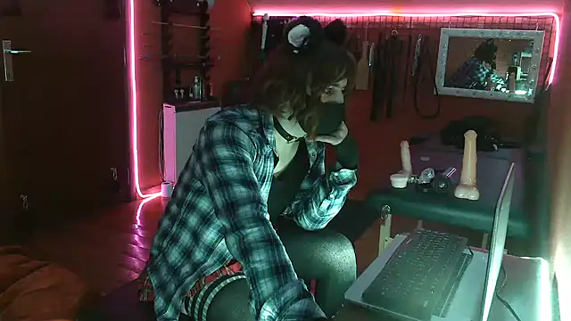 Ginny-the-bdsm-nympho online show from 03-13-25, 06:01