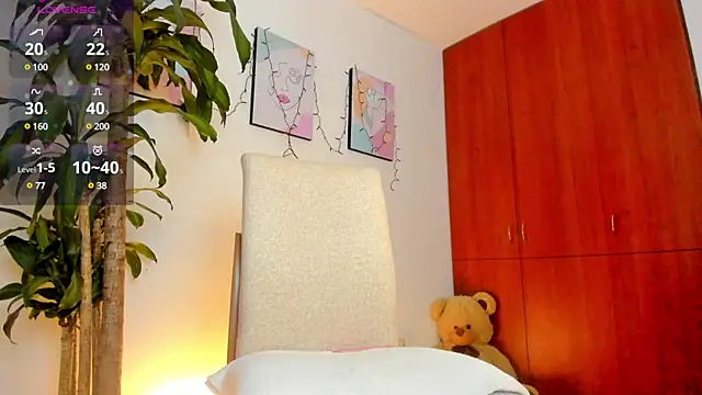 alessia1   online show from 03-11-25, 11:15