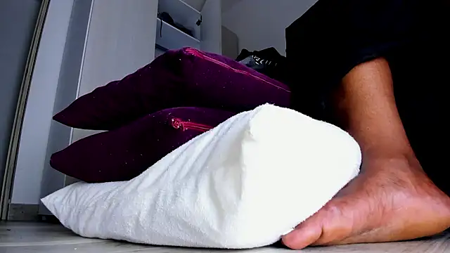 Skarleth69 online show from 02-16-26, 03:27