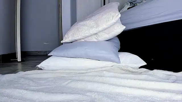 Skarleth69 online show from 03-12-26, 11:47