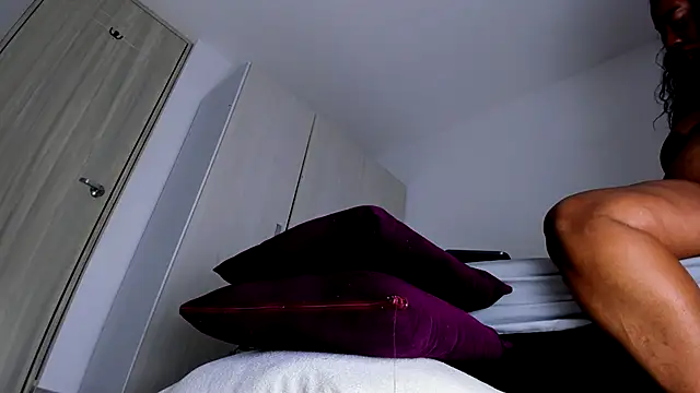 Skarleth69 online show from 11-24-25, 02:22