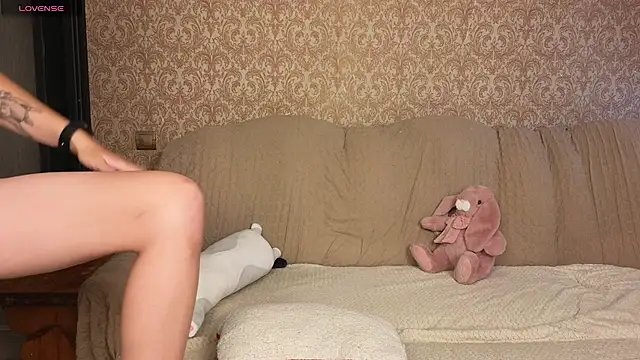 Snapshot of twobabesweet chatting on 07-17-26, 03:15 twobabesweet online show from 07-17-26, 03:15
