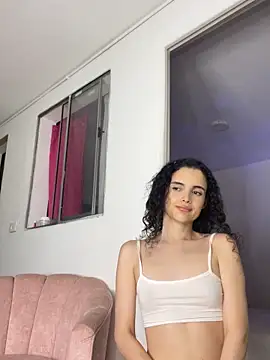 Snapshot of barbieEmi chatting on 09-20-25, 03:11 barbieEmi online show from 09-20-25, 03:11