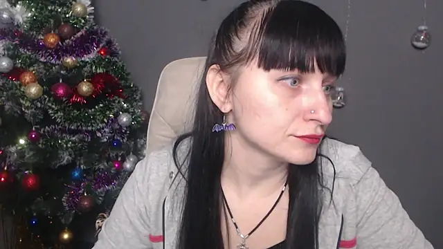 NinaFlawlees online show from 12-17-25, 12:54