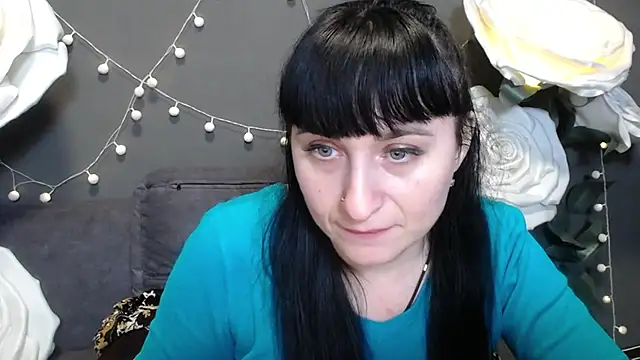 NinaFlawlees online show from 11-27-25, 01:22