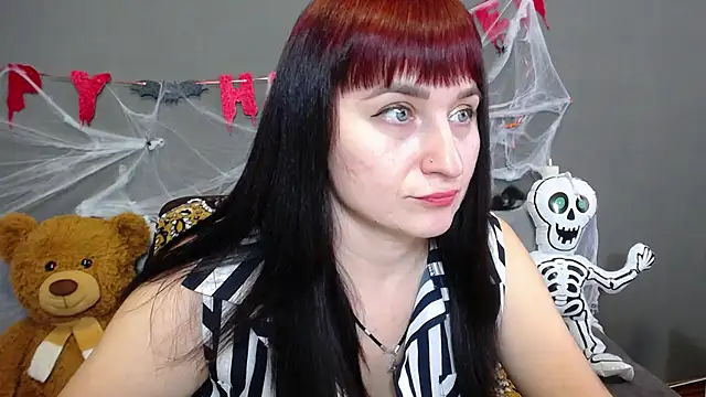 Snapshot of NinaFlawlees chatting on 10-24-25, 11:53 NinaFlawlees online show from 10-24-25, 11:53